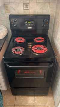 24” Frigidaire electric stove like new 