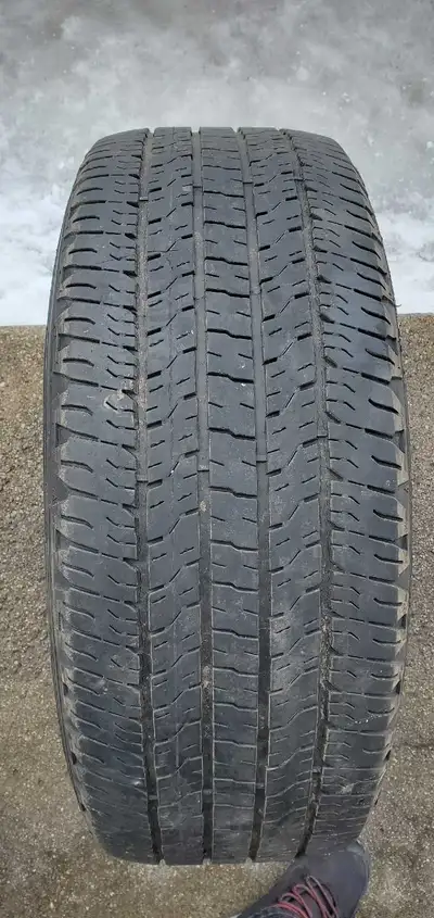 I am selling a GMC tire, size 275/55R20. This is a used tire, so it's not brand new, but it's still...