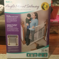 KidCo Safeway Angle Mount Baby Toddler Gate