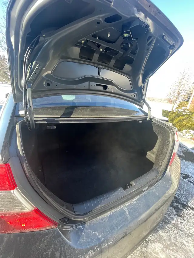 2012 Honda Civic  in Cars & Trucks in Sarnia - Image 8