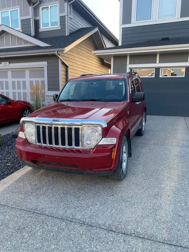  2010 Jeep Liberty Sport V6 3.7L – 260,000 km