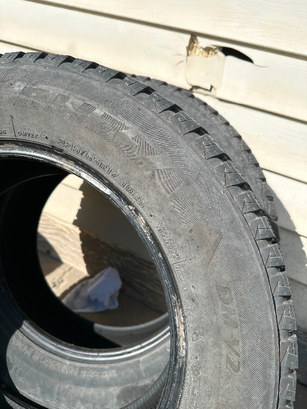 225/65R17 Blizzak DM-V2 winter tires for sale set of 3 tires in Tires & Rims in Calgary - Image 3