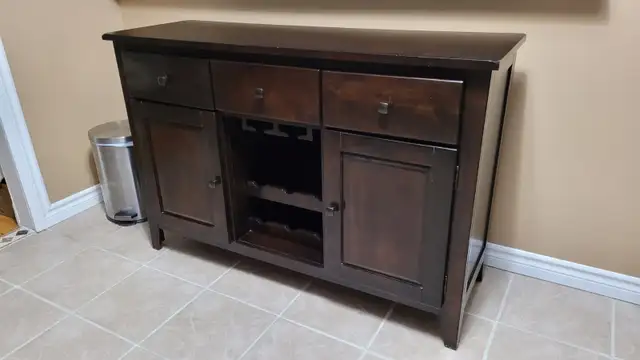 Sideboard in Hutches & Display Cabinets in Belleville - Image 4