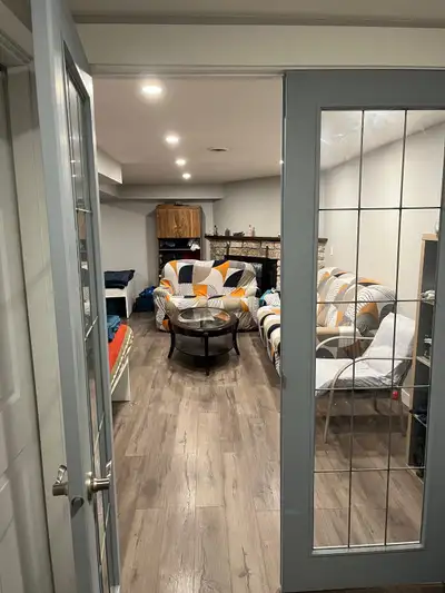 Big & spacious Private room available to rent in Winnipeg south (Chancellor drive). Preferred Vegeta...