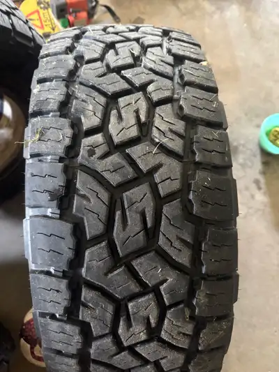35x12.50r20 Toyo mts & rtx rims bought brand new only used for 4 months 2400 obo came off of a 2018...