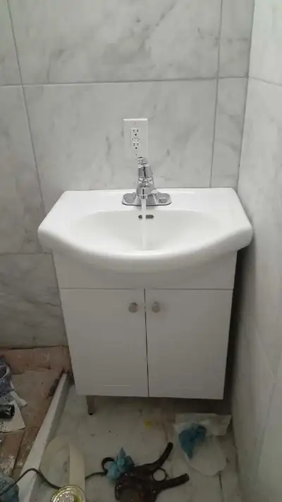 LICENSED PLUMBER AVAILABLE FOR ANY JOB . CALL 4372384210, View more