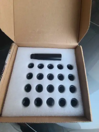 I am selling a complete set of 20 White Knight 5806BK-20AM 12mm x 1.25 Thread Size Spline Drive Lug...