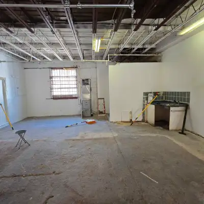 Prime Commercial Industrial/Retail Space available. Warehouse, Storage, Retail Space for Lease. Plen...