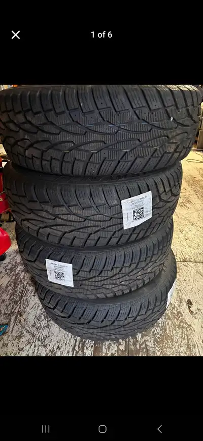 4 winter tires on rims Used for 1 season Size : 235/65R17