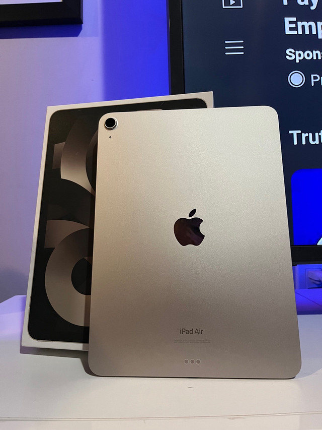 Apple iPad Air 10.9" 64GB Wi-Fi (5th Generation) - Starlight in iPads & Tablets in Windsor Region