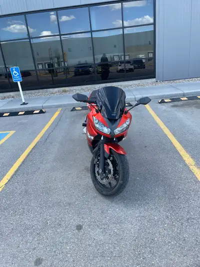 2011 Kawasaki Ninja 650 – Yoshimura Exhaust – Excellent Condition Up for sale is my 2011 Kawasaki Ni...