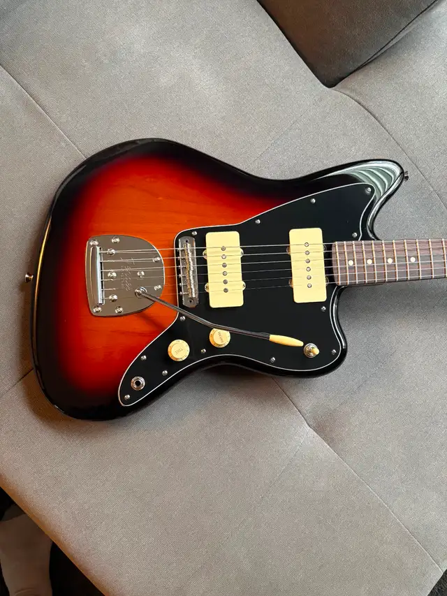 Fender Player II Jazzmaster in Guitars in Ottawa - Image 4