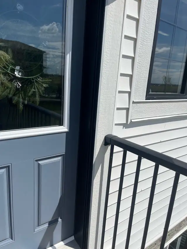 Calgary Roofing & Siding444242127299563522