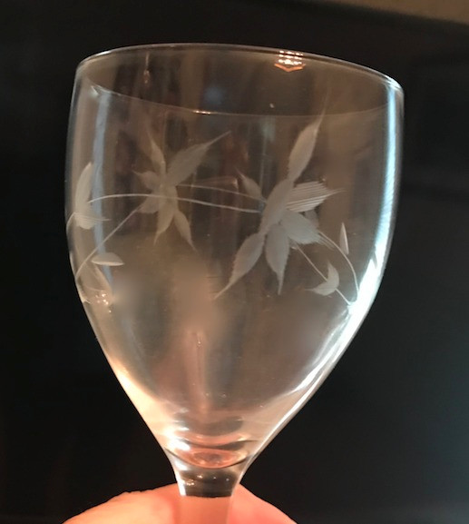 11 Vintage Patterned Crystal Wine Glasses in Kitchen & Dining Wares in Oakville / Halton Region - Image 2