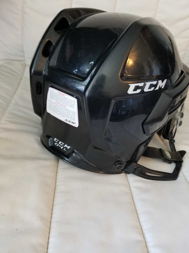 CCM , Large size  Hockey Helmet  in Hockey in Markham / York Region - Image 2