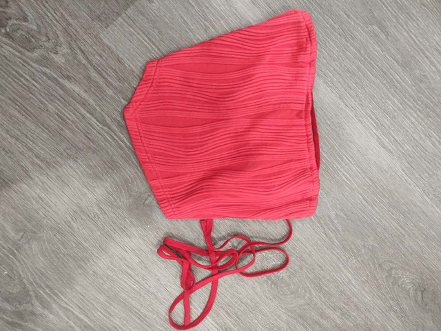 Red crop top tie at the back in Women's - Tops & Outerwear in City of Toronto