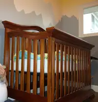 3 in 1 Convertible Crib & Changing Table