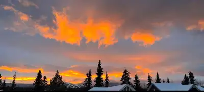 2 bedroom + den 1.5 bath Available October 2026 to February 2027. Located whitehorse south in a priv...