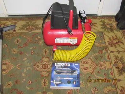 NEW BADGER ANTHEM 155 paint airbrush in original box with accessories. Looks never used. Comes with...