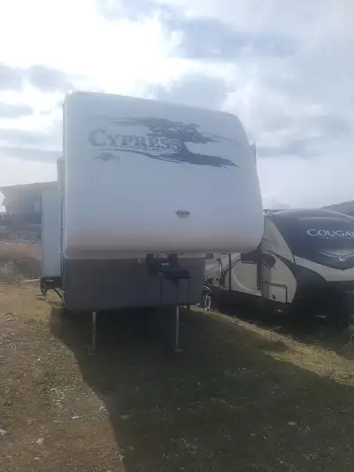 2007 Newmar Cypress Diamond Package 30.5 Fifth Wheel trailer. All season with R19 Polar Pack. Mor/ry...