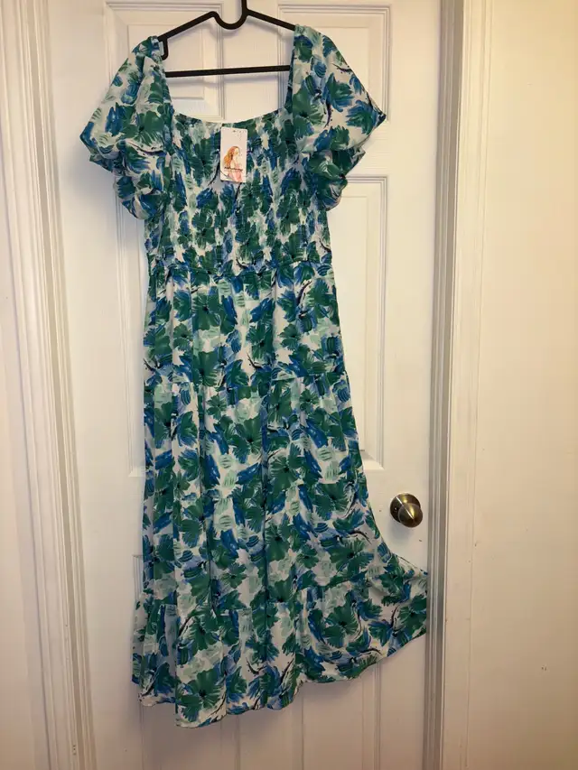 New Puffy Short Sleeve Square Neck summer Dress-XL in Women's - Dresses & Skirts in Kitchener / Waterloo - Image 6