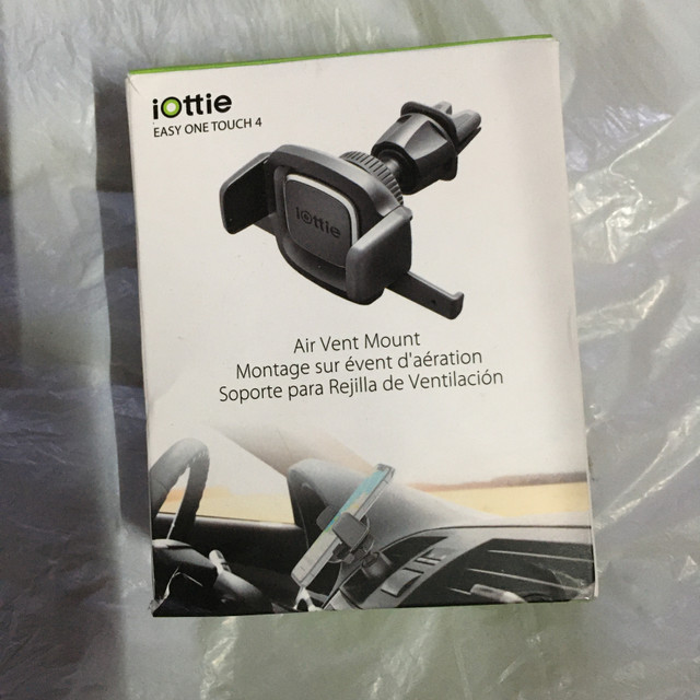 Cell phone car mount-B.O. in Cell Phone Accessories in London - Image 3