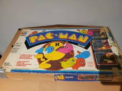 Relive the arcade classic with this vintage 1980 Milton Bradley Pac-Man board game! This used board...