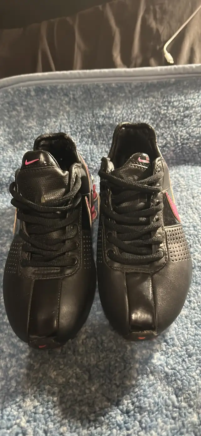 Cash only please Nike shox lady’s 5.5FIRM on $ in Women's - Shoes in Peterborough - Image 2