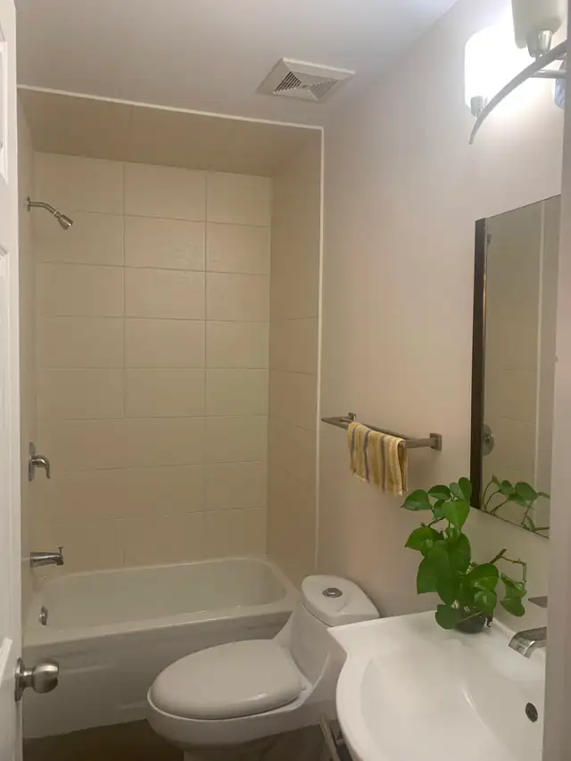 Furnished Room for rent in North York in Short Term Rentals in City of Toronto - Image 4