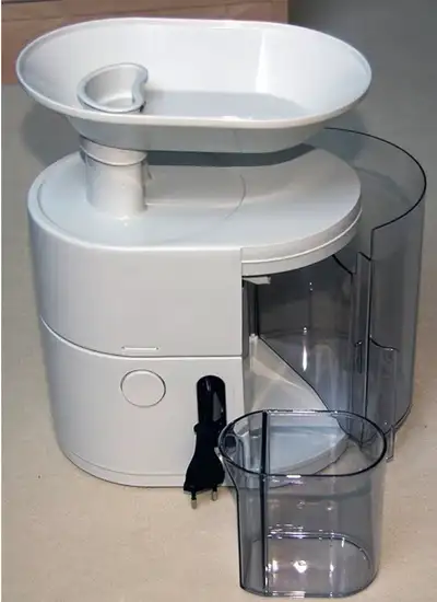 Braun Juicer used Model MP 80 Comes with all parts / no manual Asking $40.00 Cash only upon pick up...