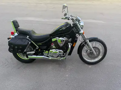 Hello, barely ridden and in immaculate shape, 2005 Suzuki S 50 with only 15,000 km on the odometer....