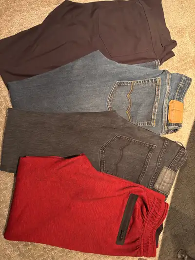 X2 American Eagle Jeans X1 American Eagle Joggers X1 Karbon Dress Pants. Jeans and pants are Size 32...