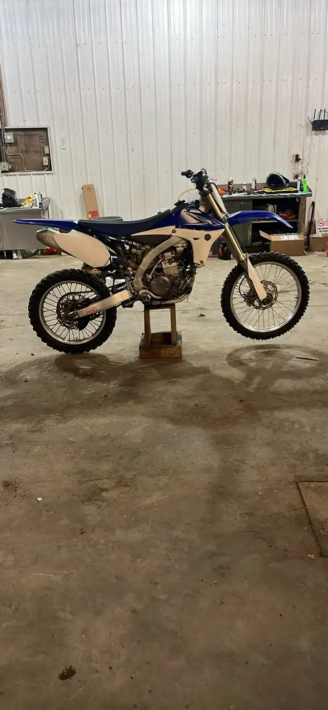 2012 yamaha yz450f in Dirt Bikes & Motocross in Hamilton - Image 4
