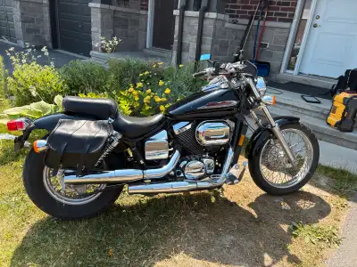 2001 Honda shadow spirit 750 with saddle bags , 2 leather jacks and a half helmet (35,955 km) $3,800...