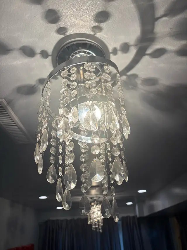 2 crystal chandeliers | 50$ EACH in Indoor Lighting & Fans in Laval / North Shore - Image 2
