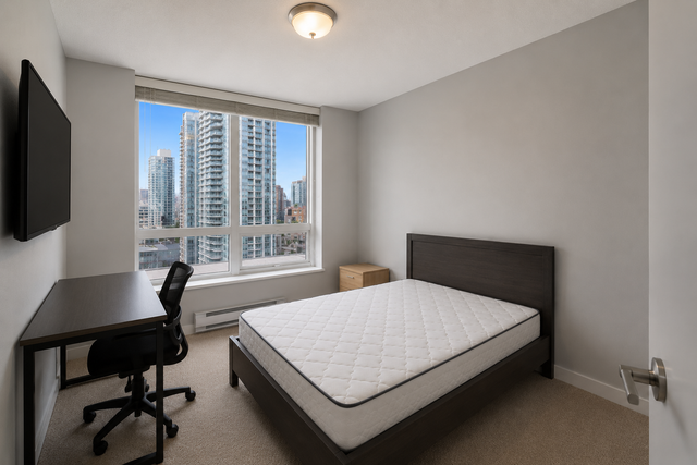 $1,500 All-In | Furnished Room Downtown Vancouver in Room Rentals & Roommates in Vancouver - Image 4