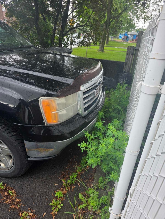 GMC Sierra 1500 2011 — photo 2
