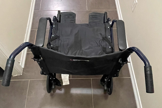 Wheelchair for Sale in Other in Mississauga / Peel Region - Image 2
