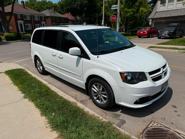 2014 Dodge Grand Caravan R/T in Cars & Trucks in City of Toronto - Image 2