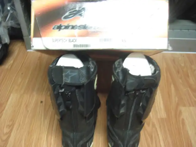 Old Alpinestar Supertech race boots in Men's Shoes in Markham / York Region - Image 2