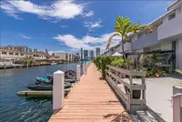 Florida N Miami 166th St 30ft dock Waterfront Townhouse for Sale