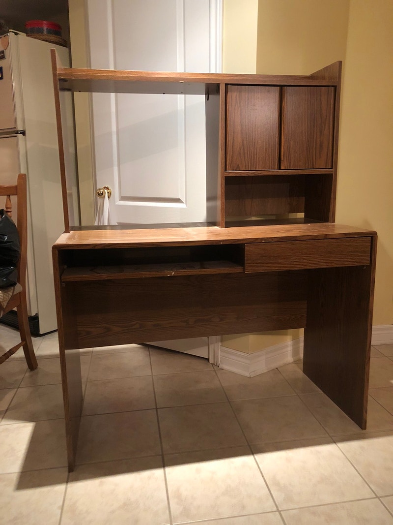 Desk with pull out keyboard tray Desks Markham / York Region Kijiji