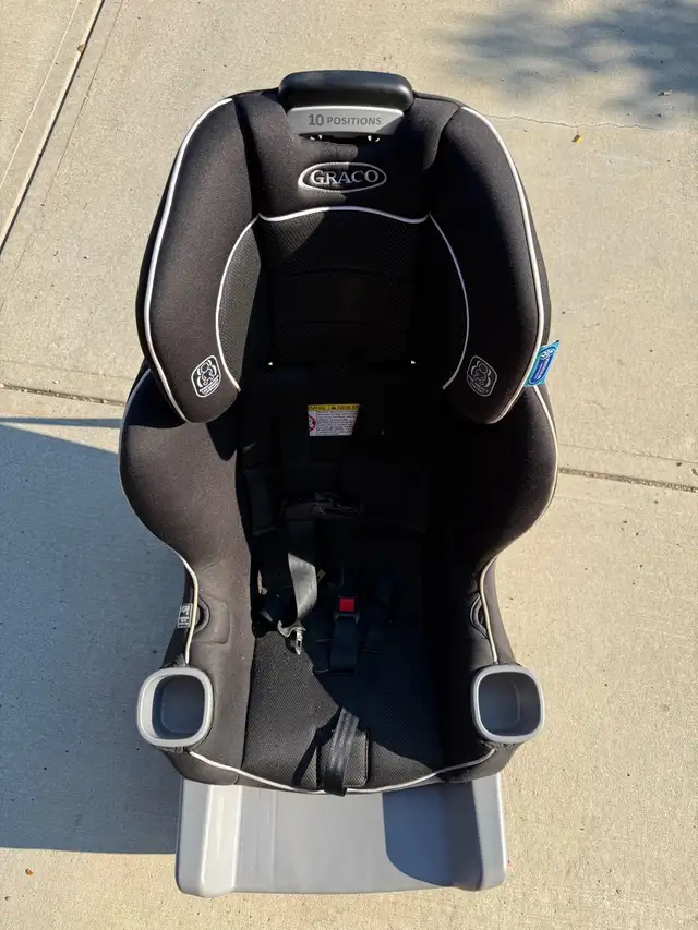 Graco 2 in 1 car seat in Strollers, Carriers & Car Seats in Edmonton - Image 6