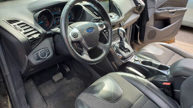 Ford Escape Titanium 2016 dans Autos et camions  à Ville de Montréal - Image 4