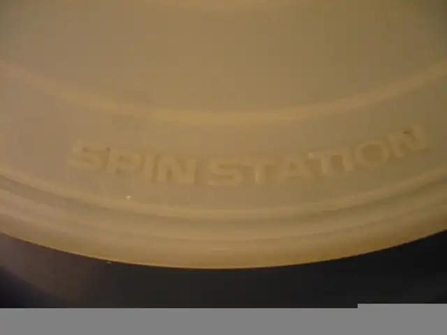 Kensington Spin Station Monitor stand in Other in Cambridge - Image 4