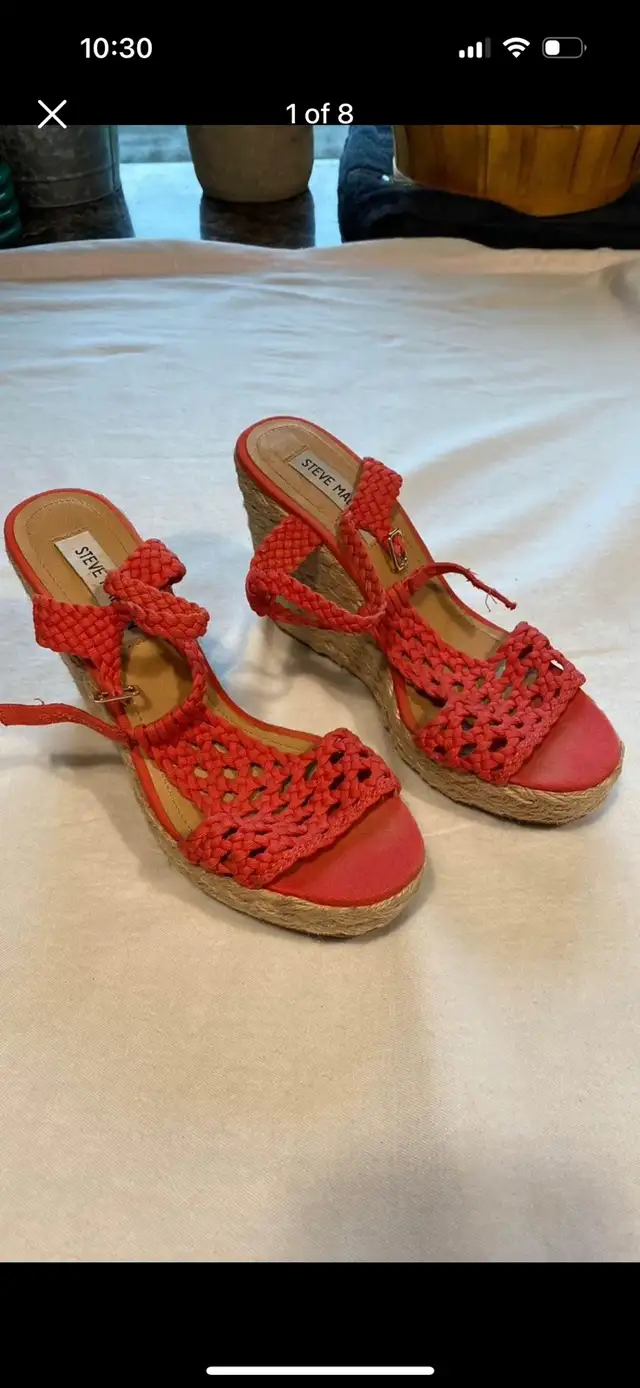 Steve Madden Wedge Sandals 8 in Women's - Shoes in Edmonton - Image 2