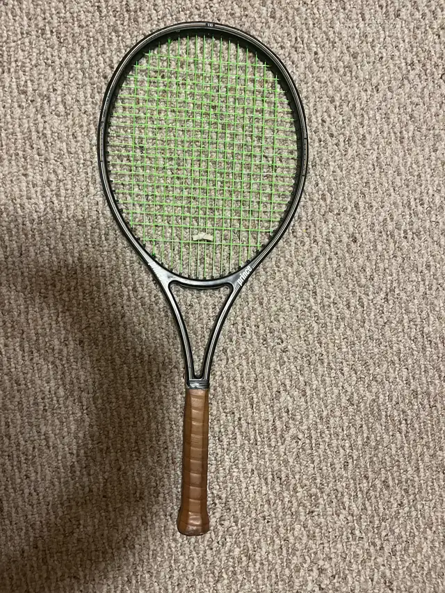 Prince Graphite Pro 110 in Tennis & Racquet in Belleville - Image 2