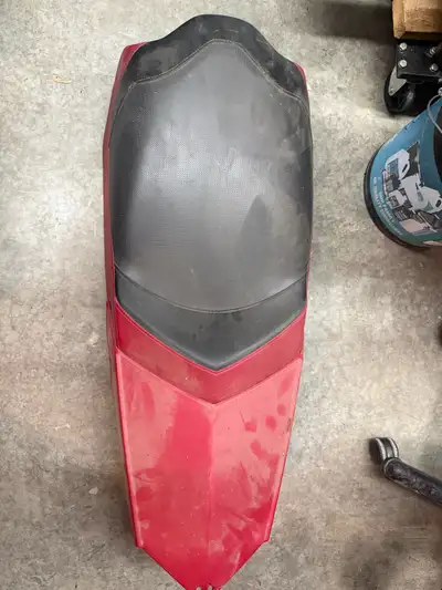Great condition seat 2009 though 2012