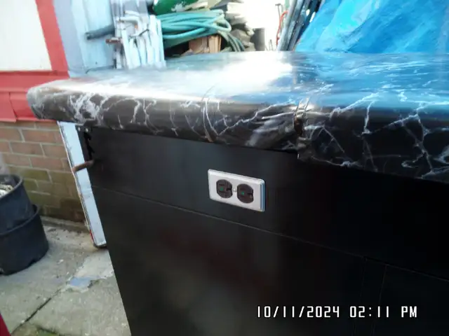 MASSAGE OR EXAM OR TATTOO BED TABLE in Health & Special Needs in Chilliwack - Image 7