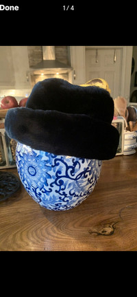 Black winter hat women size